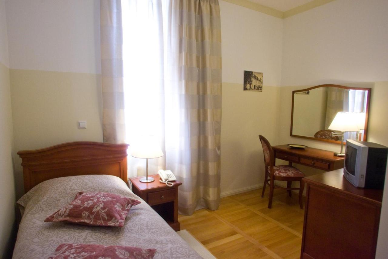 Heritage Hotel Frankopan Ogulin Extérieur photo